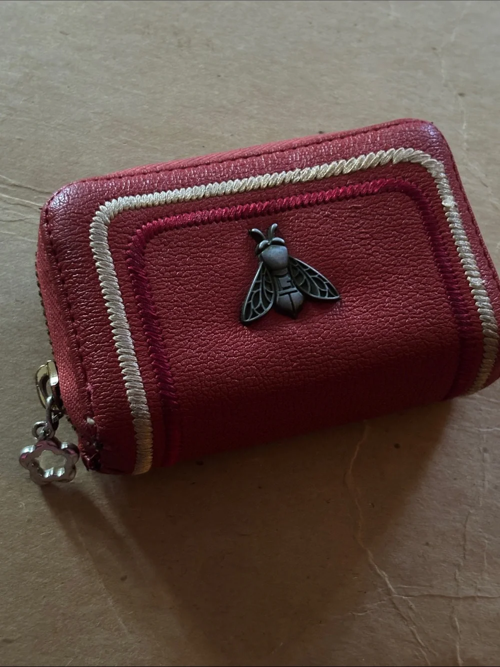 Bee 🐝 hive wallet in RED